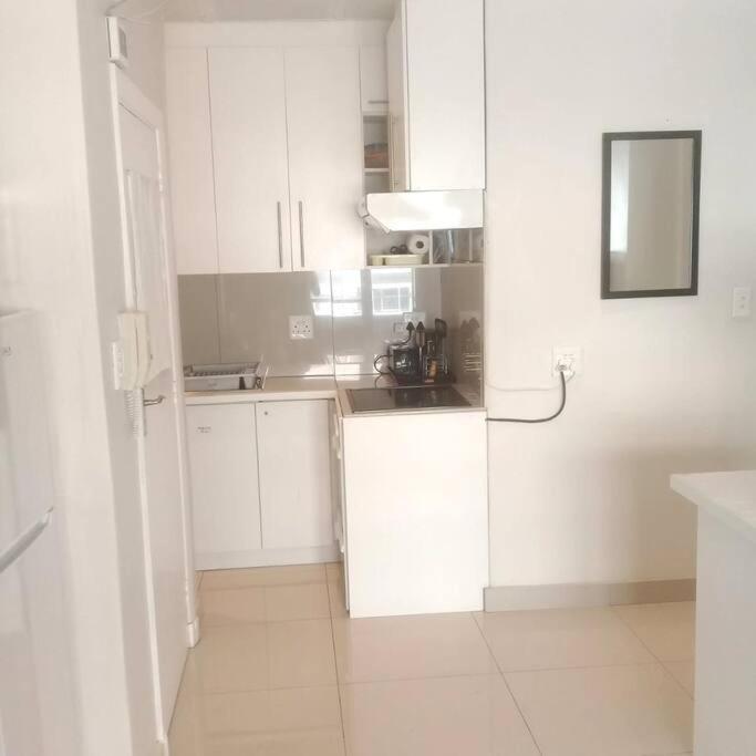 Apartment 2 Bedroomed Beachfront